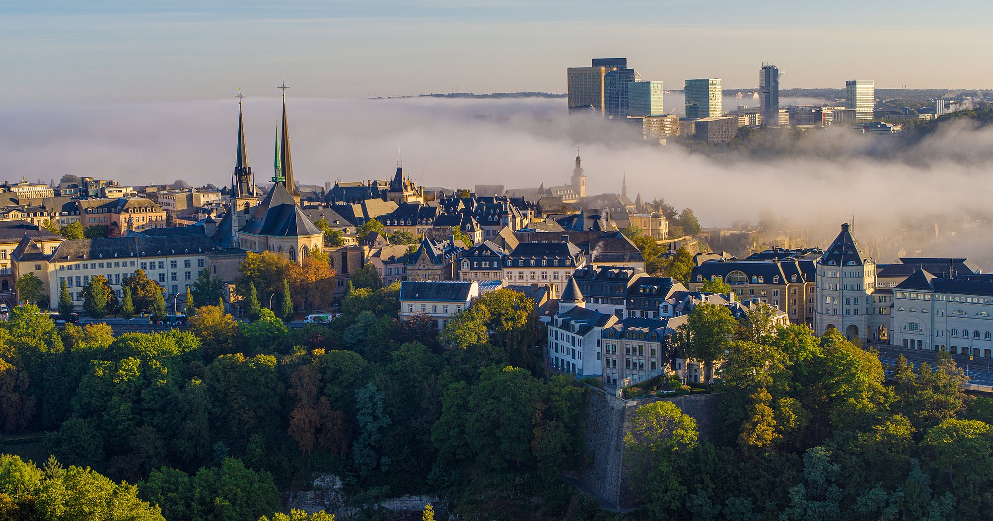 Luxemburger Altstadt im Morgennebel